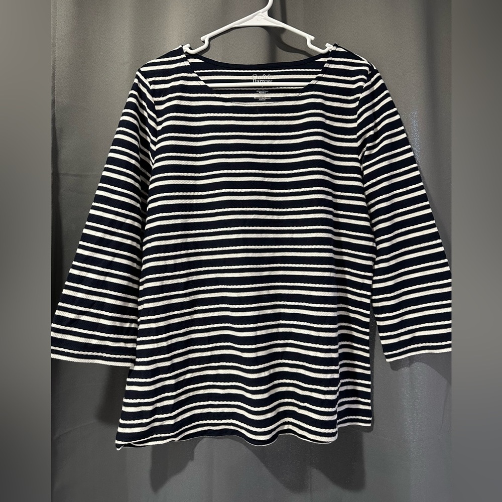 Women’s shirt. 3/4 sleeve. Nice twisted rope striped pattern.